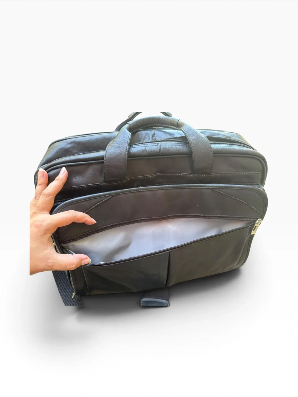 Solo Classic Collection Walker Leather Rolling Laptop Travel Wheeled Briefcase
